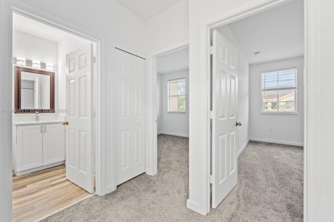 Townhouse in Homestead, Florida 4 bedrooms, 172.05 sq.m. № 1887945 - photo 21