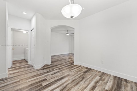Townhouse in Homestead, Florida 4 bedrooms, 172.05 sq.m. № 1887945 - photo 7