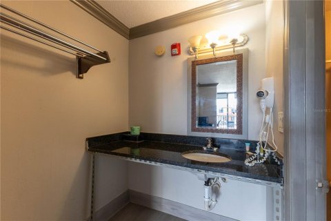Hôtel, hôtellerie à vendre à Kissimmee, Floride: 1738.76 m2 № 2413561 - photo 22