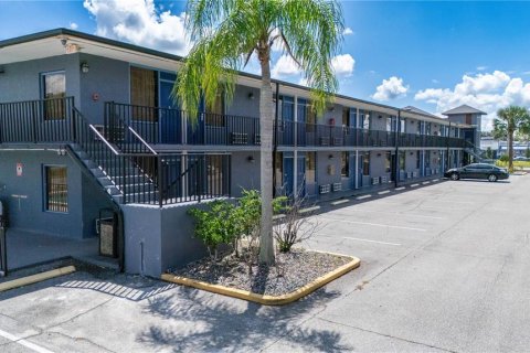 Hôtel, hôtellerie à vendre à Kissimmee, Floride: 1738.76 m2 № 2413561 - photo 9