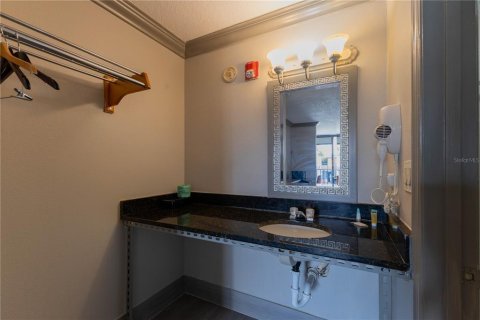 Hôtel, hôtellerie à vendre à Kissimmee, Floride: 1738.76 m2 № 2413561 - photo 26
