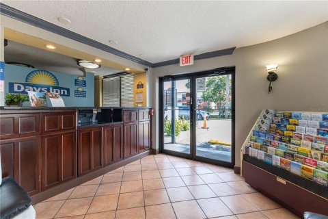 Hôtel, hôtellerie à vendre à Kissimmee, Floride: 1738.76 m2 № 2413561 - photo 15