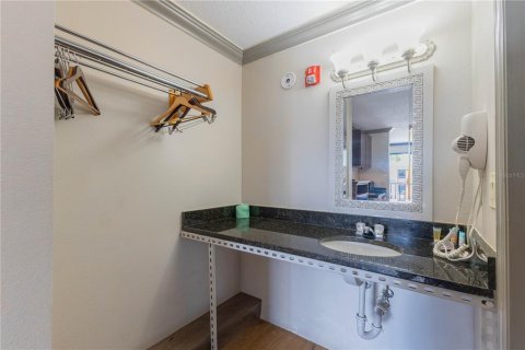 Hôtel, hôtellerie à vendre à Kissimmee, Floride: 1738.76 m2 № 2413561 - photo 29