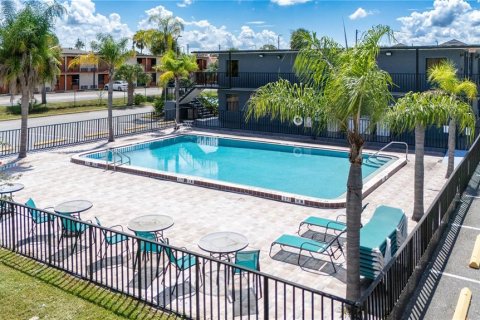 Hôtel, hôtellerie à vendre à Kissimmee, Floride: 1738.76 m2 № 2413561 - photo 11