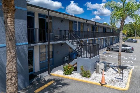 Hôtel, hôtellerie à vendre à Kissimmee, Floride: 1738.76 m2 № 2413561 - photo 7