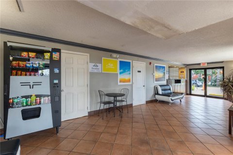 Hôtel, hôtellerie à vendre à Kissimmee, Floride: 1738.76 m2 № 2413561 - photo 17