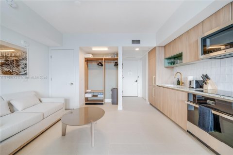 Condo in Miami, Florida  № 1938086 - photo 11