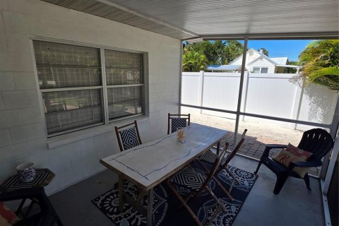 Villa ou maison à vendre à Punta Gorda, Floride: 2 chambres, 93.65 m2 № 2405716 - photo 6