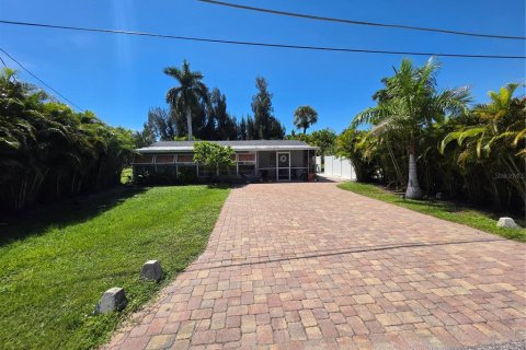 Villa ou maison à vendre à Punta Gorda, Floride: 2 chambres, 93.65 m2 № 2405716 - photo 2