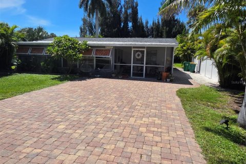 Villa ou maison à vendre à Punta Gorda, Floride: 2 chambres, 93.65 m2 № 2405716 - photo 4