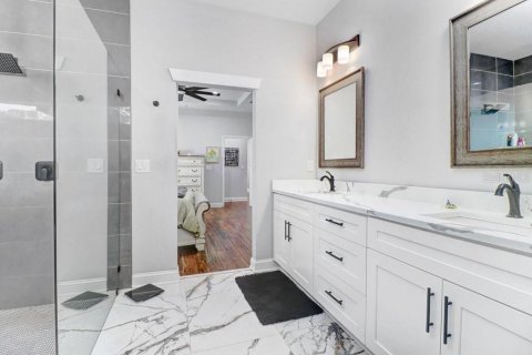 Villa ou maison à vendre à Tampa, Floride: 4 chambres, 199.93 m2 № 2420518 - photo 11