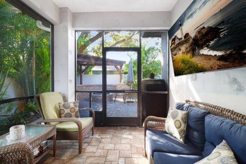 Villa ou maison à vendre à Tampa, Floride: 4 chambres, 199.93 m2 № 2420518 - photo 26