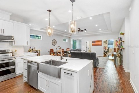 Villa ou maison à vendre à Tampa, Floride: 4 chambres, 199.93 m2 № 2420518 - photo 17