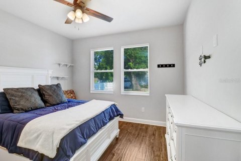 Villa ou maison à vendre à Tampa, Floride: 4 chambres, 199.93 m2 № 2420518 - photo 4