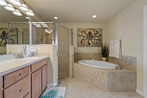 Condominio en alquiler en Bradenton, Florida, 3 dormitorios, 165.92 m2 № 466693 - foto 12