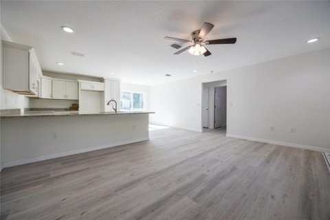 House in Ocklawaha, Florida 3 bedrooms, 115.2 sq.m. № 1832790 - photo 4