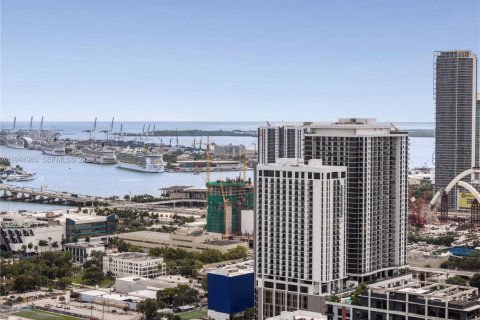 Apartamento en alquiler en Miami, Florida, 1 dormitorio, 65.22 m2 № 2004140 - foto 2