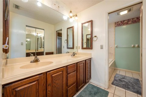 House in Sebring, Florida 3 bedrooms, 203.08 sq.m. № 2322275 - photo 17