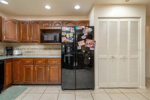 House in Sebring, Florida 3 bedrooms, 203.08 sq.m. № 2322275 - photo 8