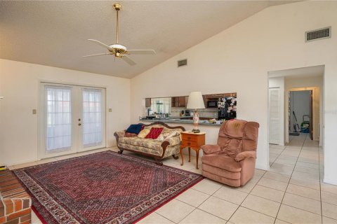 House in Sebring, Florida 3 bedrooms, 203.08 sq.m. № 2322275 - photo 6