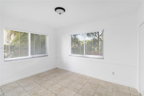 Casa en alquiler en Coral Gables, Florida, 4 dormitorios, 173.73 m2 № 1992064 - foto 11