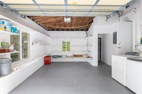 Casa en alquiler en Coral Gables, Florida, 4 dormitorios, 173.73 m2 № 1992064 - foto 25