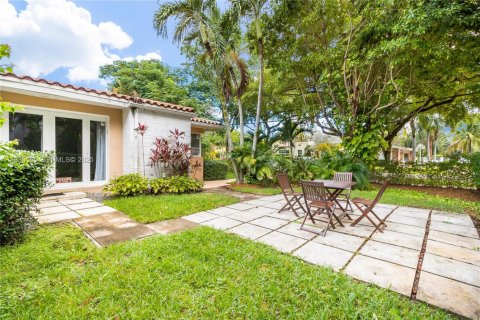 Casa en alquiler en Coral Gables, Florida, 4 dormitorios, 173.73 m2 № 1992064 - foto 5