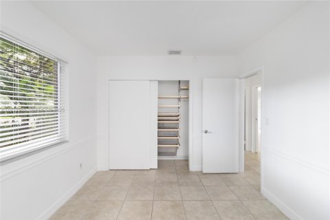 Casa en alquiler en Coral Gables, Florida, 4 dormitorios, 173.73 m2 № 1992064 - foto 12