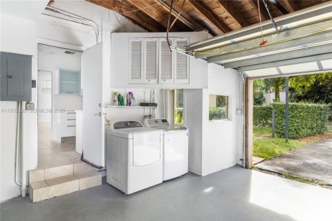 Casa en alquiler en Coral Gables, Florida, 4 dormitorios, 173.73 m2 № 1992064 - foto 24