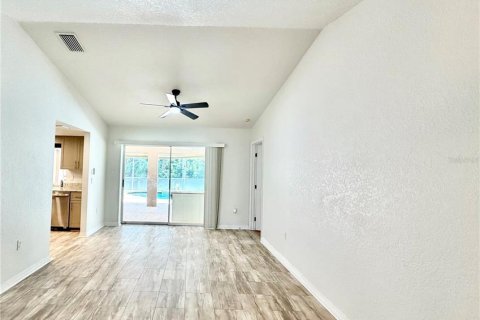 Villa ou maison à louer à Port Charlotte, Floride: 4 chambres, 176.79 m2 № 2389189 - photo 5