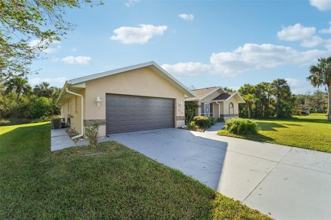 Villa ou maison à louer à Port Charlotte, Floride: 4 chambres, 176.79 m2 № 2389189 - photo 1