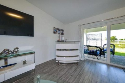 Casa en venta en Cape Coral, Florida, 4 dormitorios, 151.9 m2 № 1911655 - foto 16