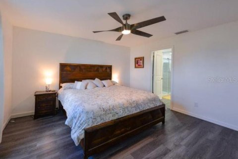Casa en venta en Cape Coral, Florida, 4 dormitorios, 151.9 m2 № 1911655 - foto 14