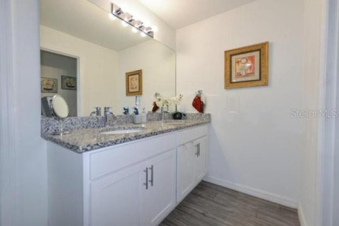 Casa en venta en Cape Coral, Florida, 4 dormitorios, 151.9 m2 № 1911655 - foto 12