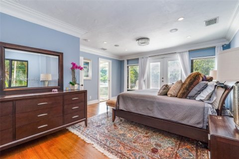 Casa en alquiler en Miami Beach, Florida, 3 dormitorios, 304.63 m2 № 1947938 - foto 15