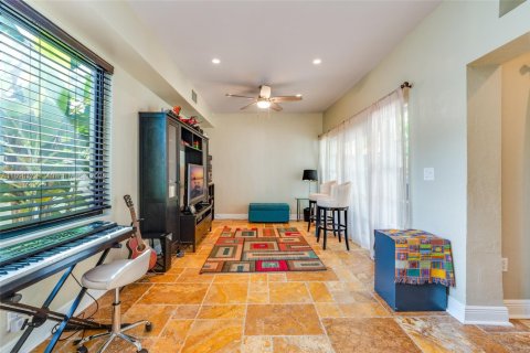 Casa en alquiler en Miami Beach, Florida, 3 dormitorios, 304.63 m2 № 1947938 - foto 11