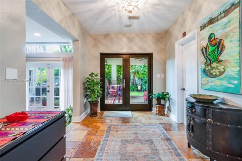 Casa en alquiler en Miami Beach, Florida, 3 dormitorios, 304.63 m2 № 1947938 - foto 10