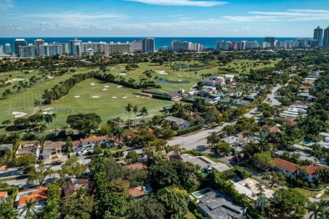 Casa en alquiler en Miami Beach, Florida, 3 dormitorios, 304.63 m2 № 1947938 - foto 26