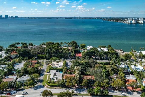 Casa en alquiler en Miami Beach, Florida, 3 dormitorios, 304.63 m2 № 1947938 - foto 27