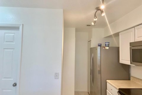 Copropriété à louer à Orlando, Floride: 2 chambres, 82.59 m2 № 2404848 - photo 3