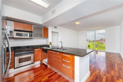 Condo in Coral Gables, Florida, 2 bedrooms  № 1882537 - photo 4