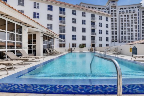Condo in Coral Gables, Florida, 2 bedrooms  № 1882537 - photo 13