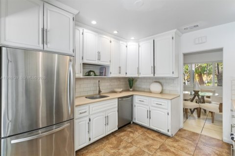 Casa en alquiler en Pinecrest, Florida, 3 dormitorios, 171.78 m2 № 2029585 - foto 9