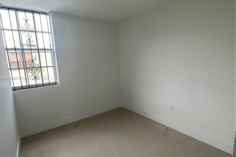 Adosado en venta en Miami, Florida, 2 dormitorios, 111.48 m2 № 1701634 - foto 9