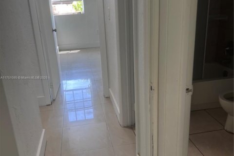Adosado en venta en Miami, Florida, 2 dormitorios, 111.48 m2 № 1701634 - foto 13