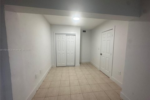 Adosado en venta en Miami, Florida, 2 dormitorios, 111.48 m2 № 1701634 - foto 5