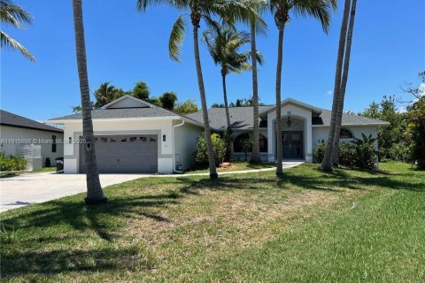 Villa ou maison à vendre à Fort Myers, Floride: 5 chambres, 240.15 m2 № 1971712 - photo 2