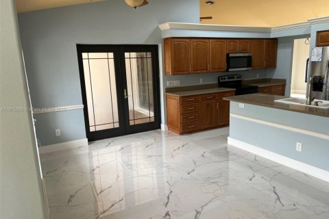 Villa ou maison à vendre à Fort Myers, Floride: 5 chambres, 240.15 m2 № 1971712 - photo 28