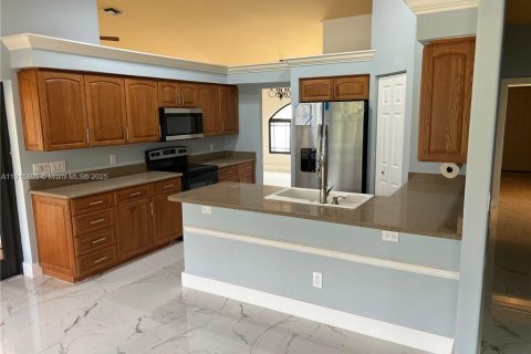 Villa ou maison à vendre à Fort Myers, Floride: 5 chambres, 240.15 m2 № 1971712 - photo 5