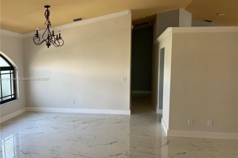 Villa ou maison à vendre à Fort Myers, Floride: 5 chambres, 240.15 m2 № 1971712 - photo 16